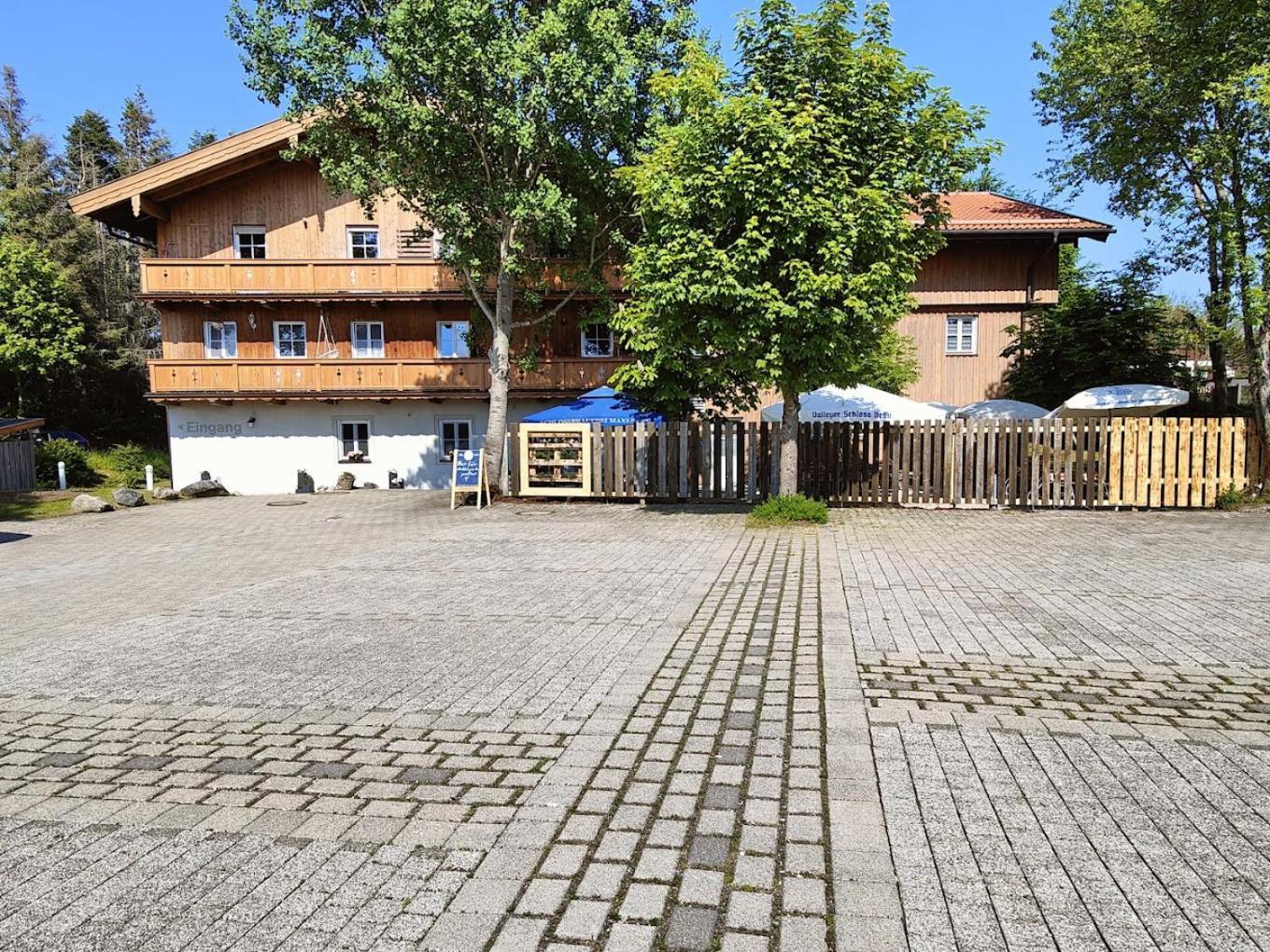 A8 Hotel Im Darchinger Hof Bed & Breakfast - Zwischen Holzkirchen Und Weyarn - Zwischen Muenchen Salzburg Und Innsbruck - Kurz Vor Dem Irschenberg Exterior photo