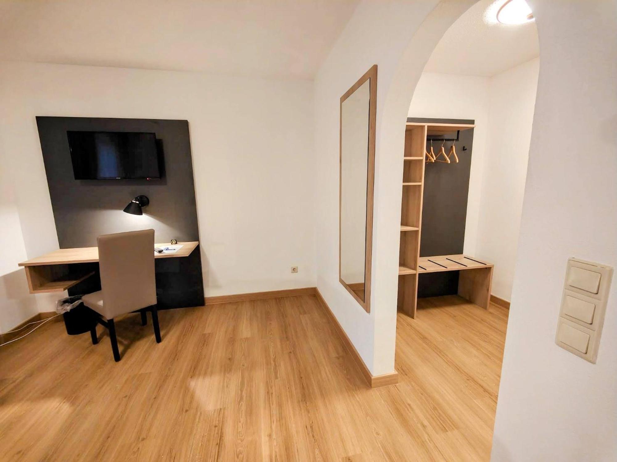 A8 Hotel Im Darchinger Hof Bed & Breakfast - Zwischen Holzkirchen Und Weyarn - Zwischen Muenchen Salzburg Und Innsbruck - Kurz Vor Dem Irschenberg Exterior photo
